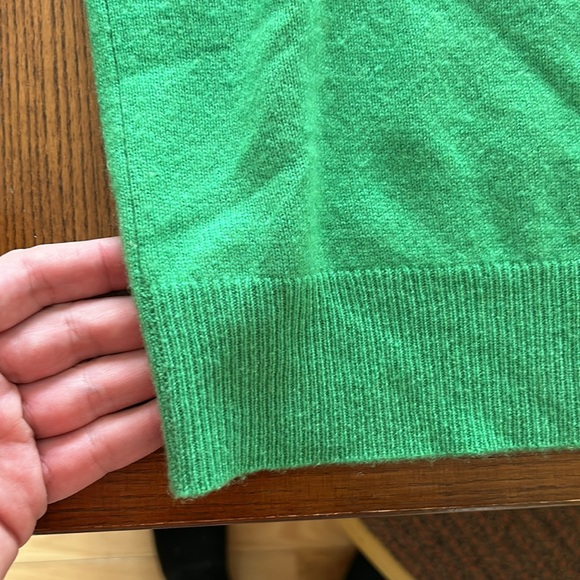 J Crew Italian Cashmere Green Sweater size XS. - Picture 8 of 13